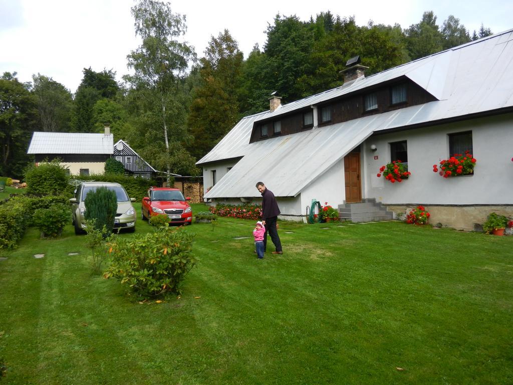 Guest House U Lakomce Desná Esterno foto