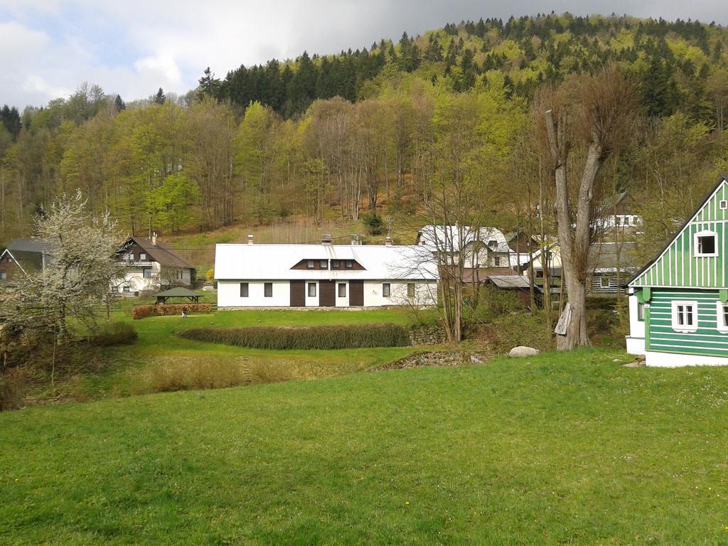 Guest House U Lakomce Desná Esterno foto