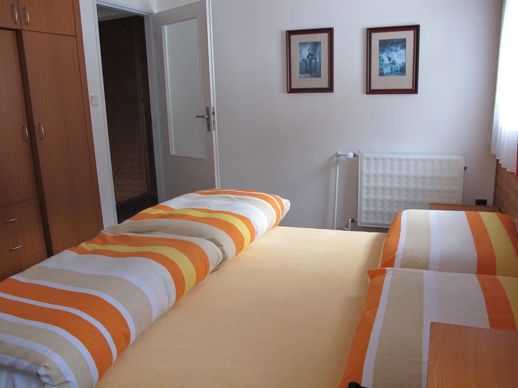 Guest House U Lakomce Desná Esterno foto