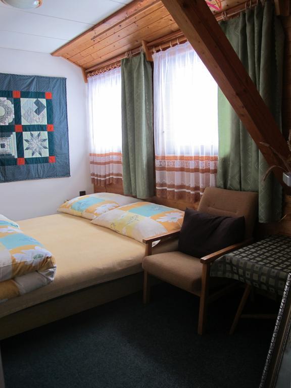 Guest House U Lakomce Desná Esterno foto
